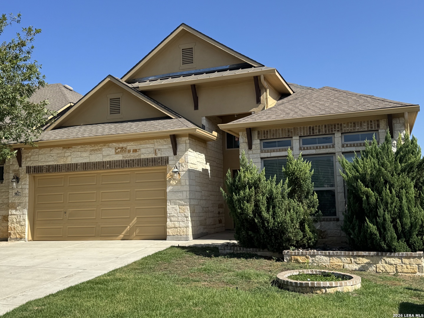 9827 Catell, Boerne, TX 78006 — photo 1