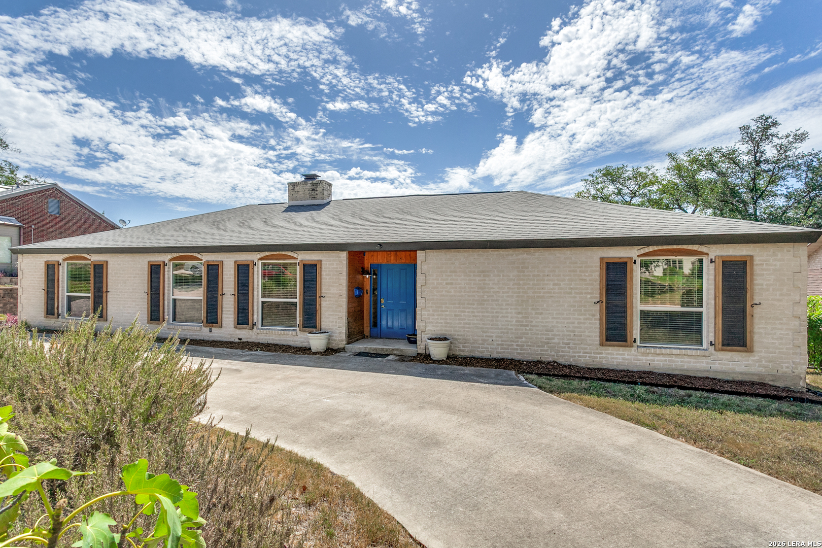 414 E HATHAWAY DR, San Antonio, TX 78209 — photo 1