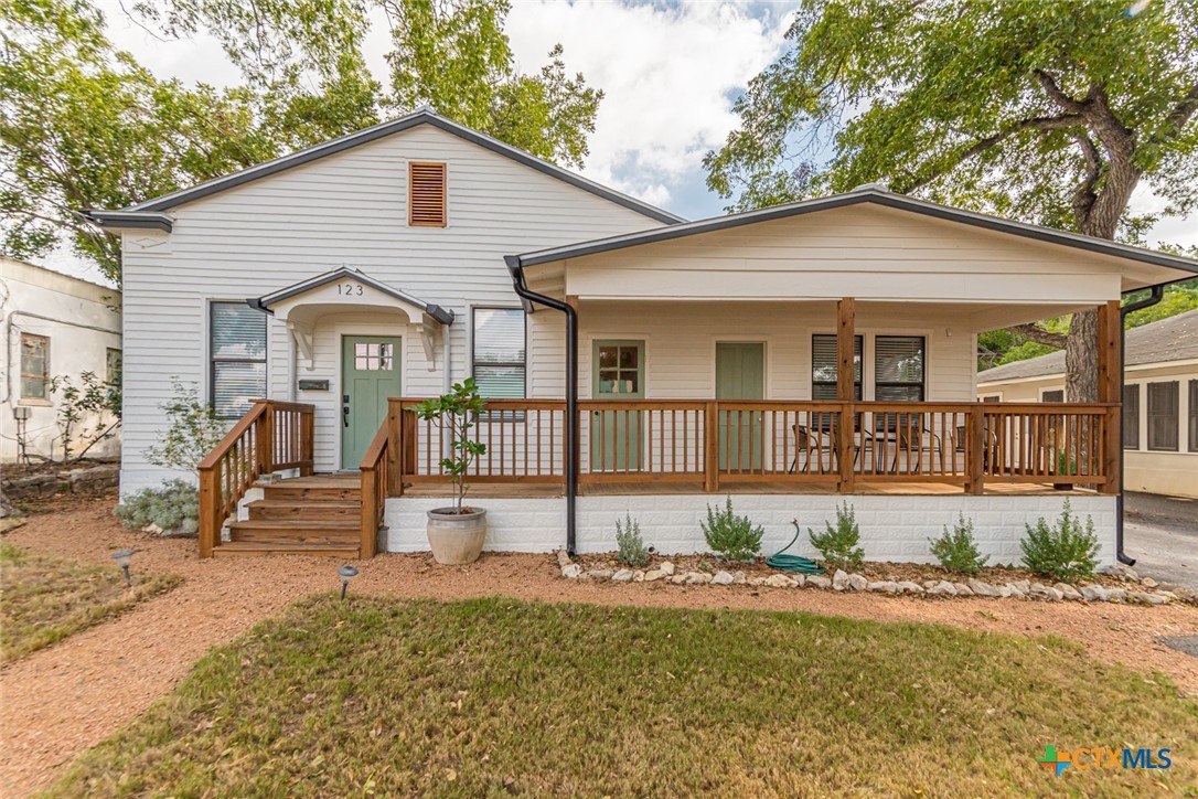 123 S Academy Avenue, New Braunfels, TX 78130 — photo 1