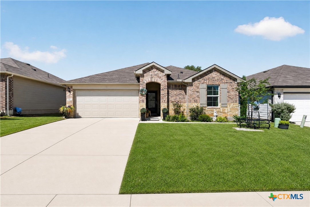 557 Chaco Loop, Seguin, TX 78155 — photo 1