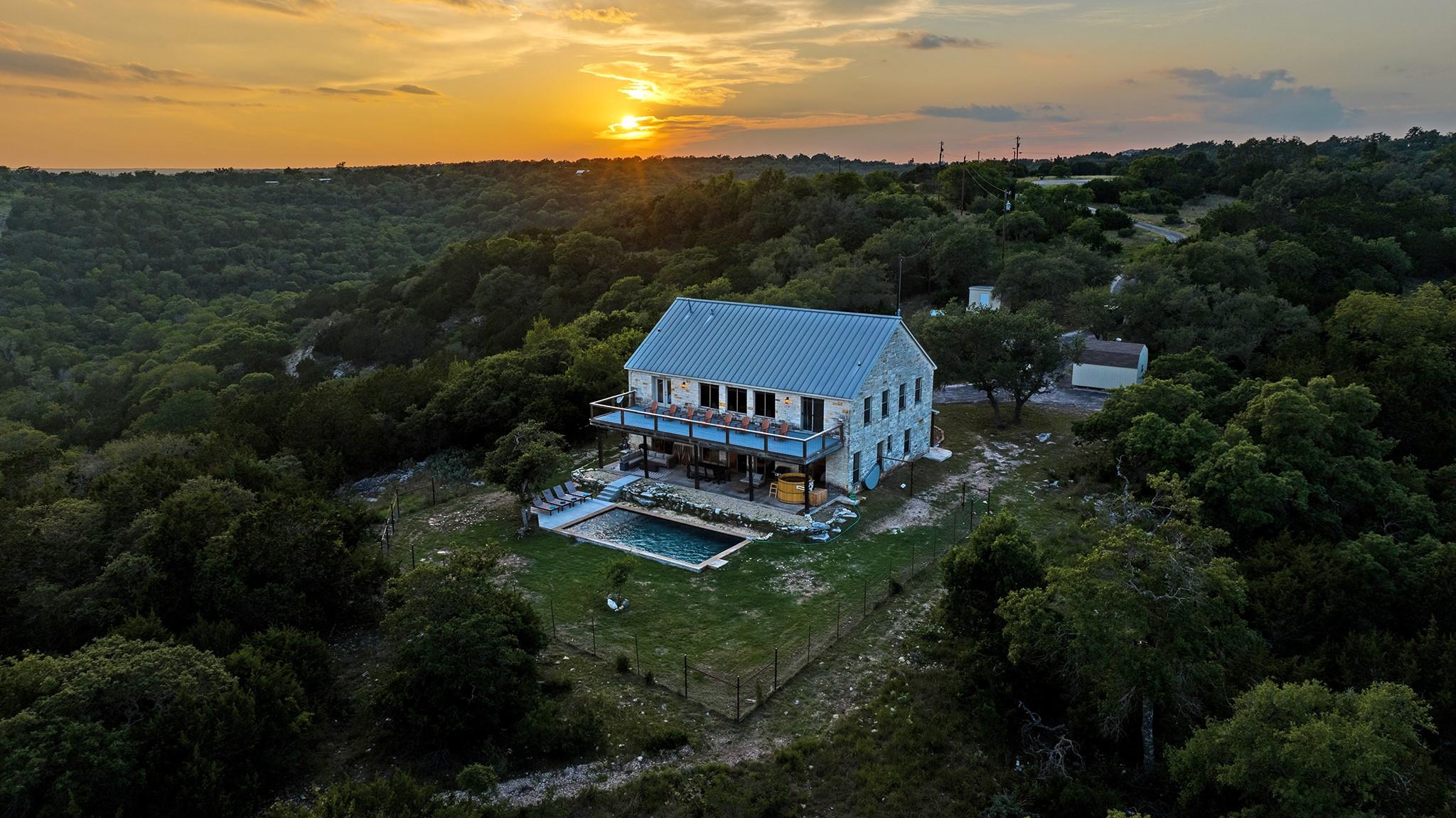 117  Point Rd, Fredericksburg, TX 78624 — photo 1