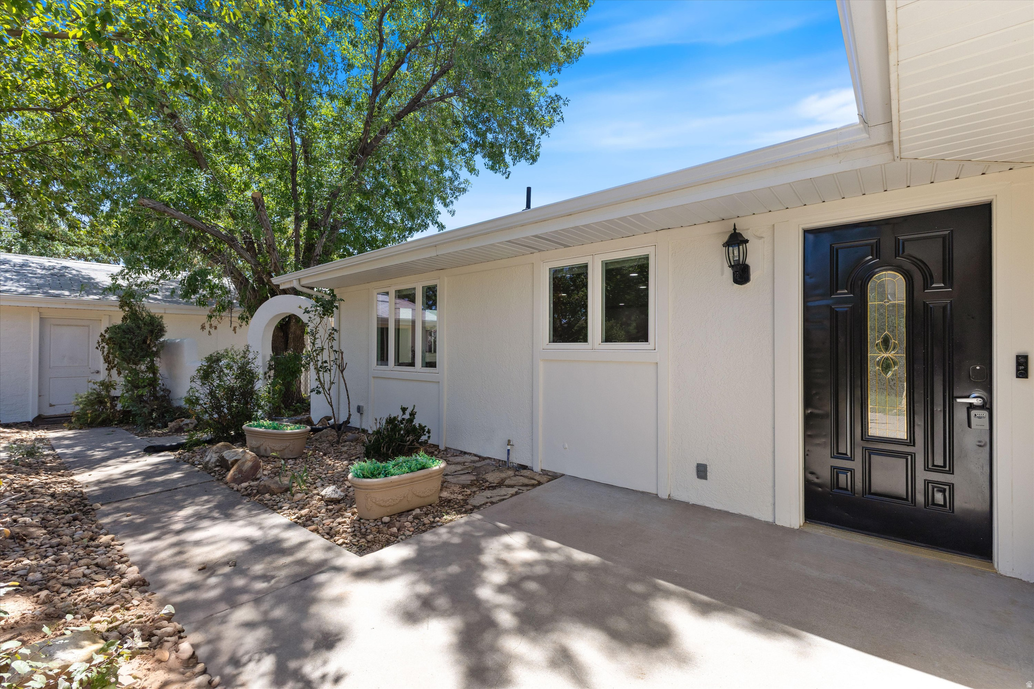 8191 N SAPPHIRE DR, St. George, UT 84770 — photo 1