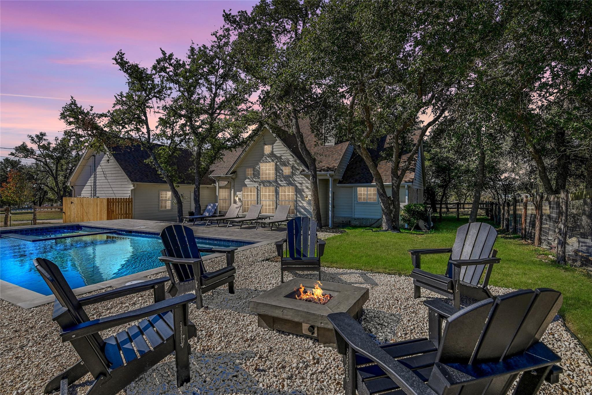 209 Peabody Pl, Dripping Springs, TX 78620 — photo 1