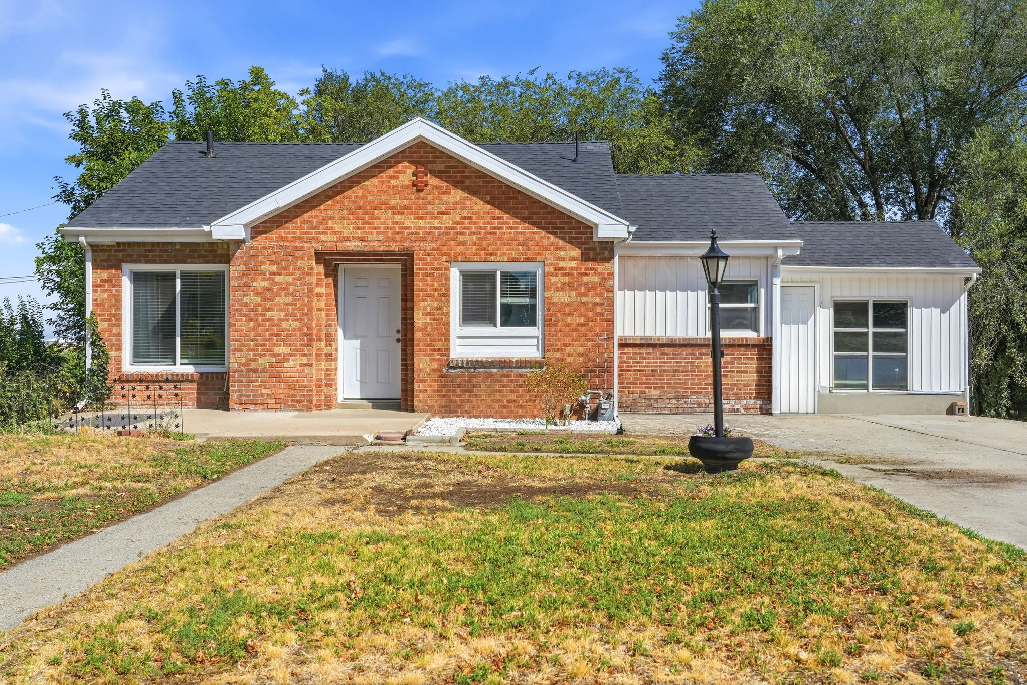 480  HIGHLAND DR