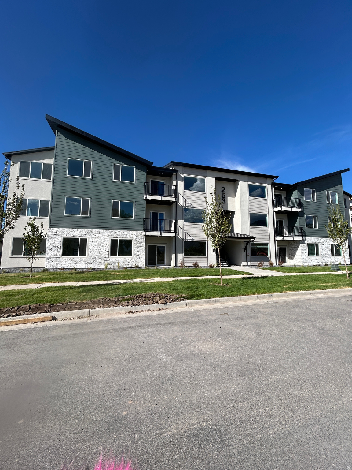 253 E VOLUNTEER #8-203, Spanish Fork, UT 84660 — photo 1