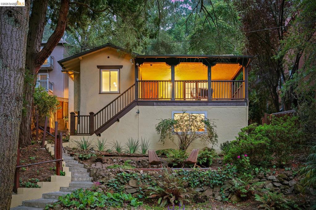 6729 Thornhill Dr, Oakland, CA 94611 — photo 1