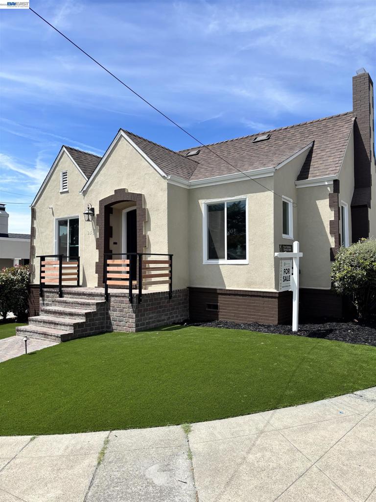 2569 Maxwell Ave, Oakland, CA 94601 — photo 1