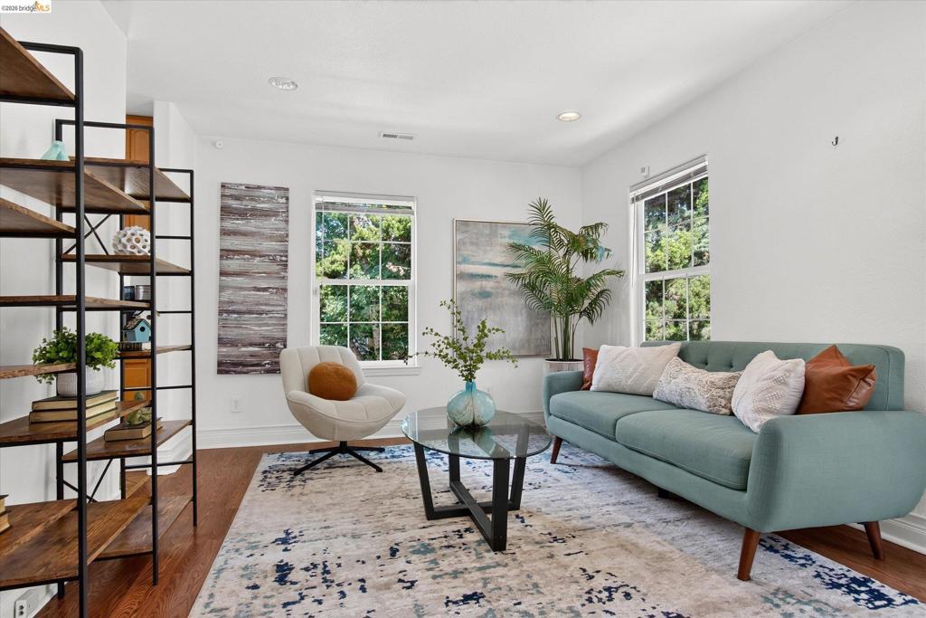 7925 Greenly, Oakland, CA 94605 — photo 1