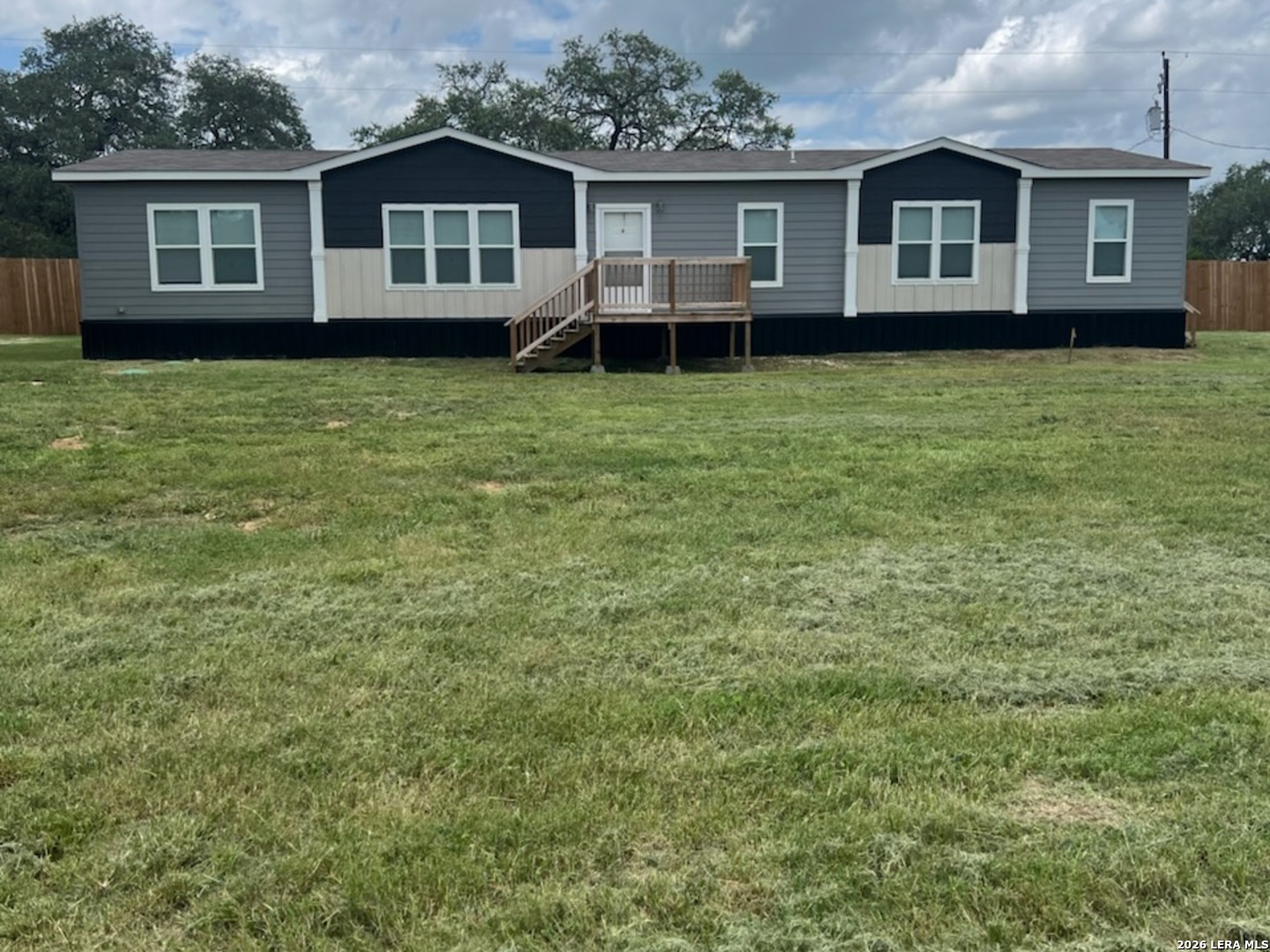 112 County Road 158, Floresville, TX 78114 — photo 1