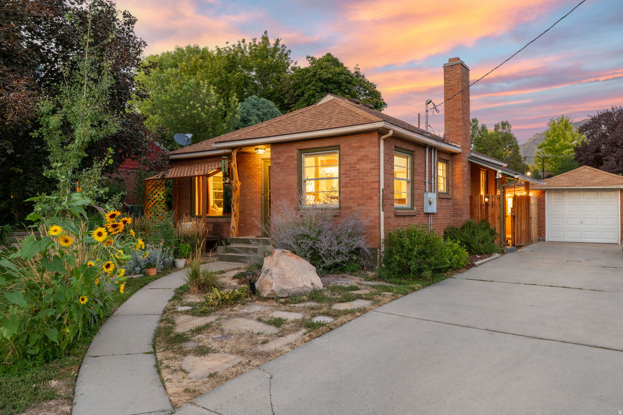 4507 S RUSSELL ST, Holladay, UT 84117 — photo 1
