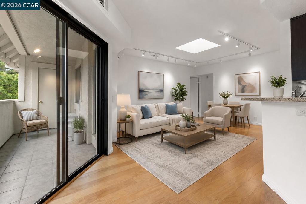 2535 Lucy Lane B, Walnut Creek, CA 94595 — photo 1