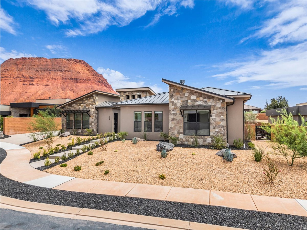 164 N ARROWHEAD, Ivins, UT 84738 — photo 1