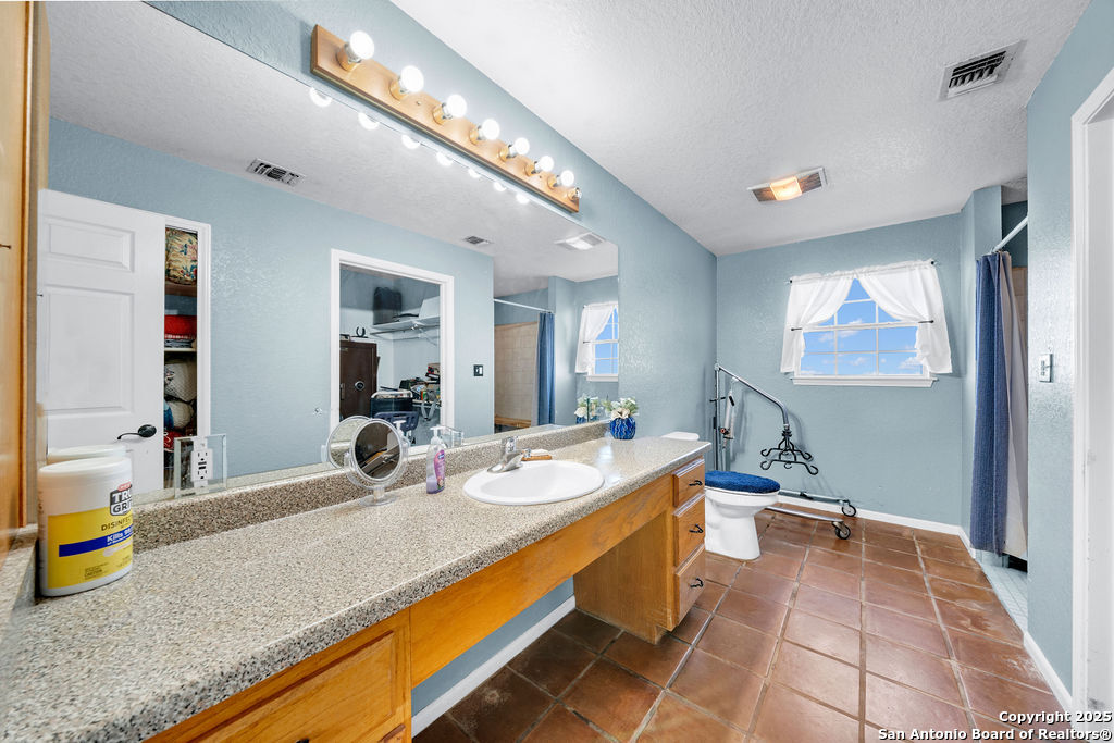 16020 Fm 463, ,  78052 — photo 1