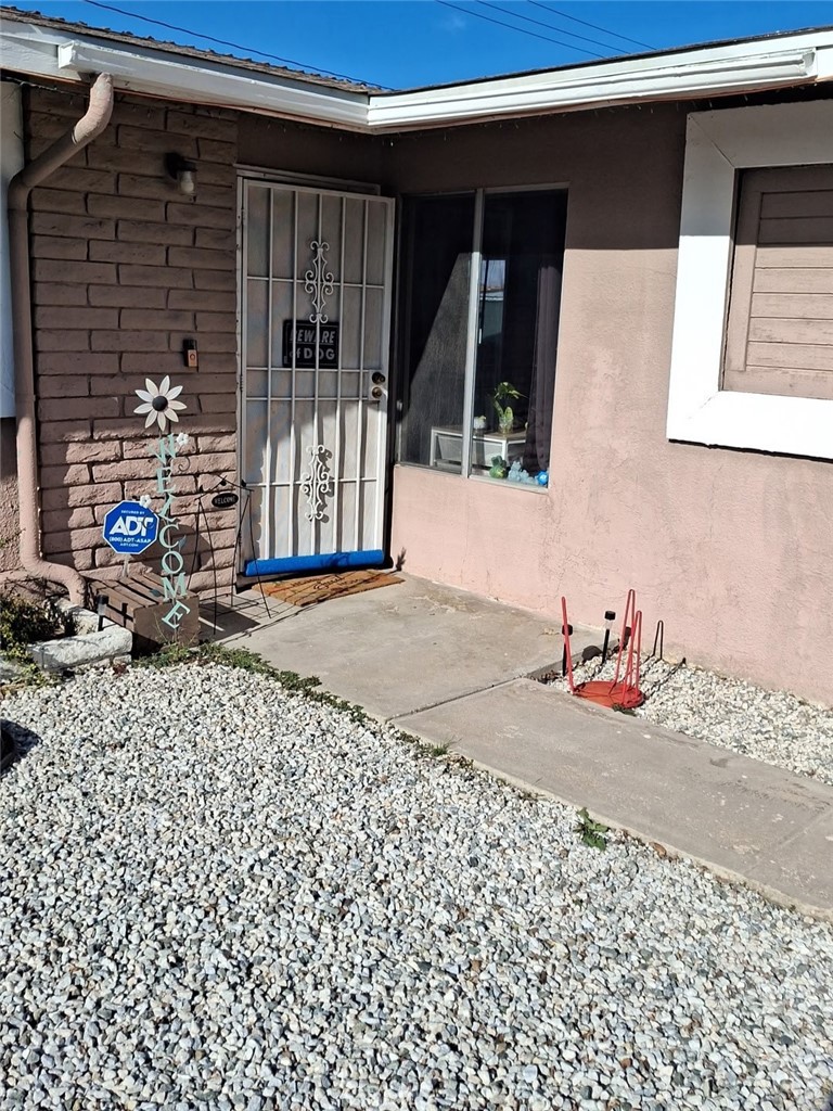 15847 Fresno, Victorville, CA 92395 — photo 1
