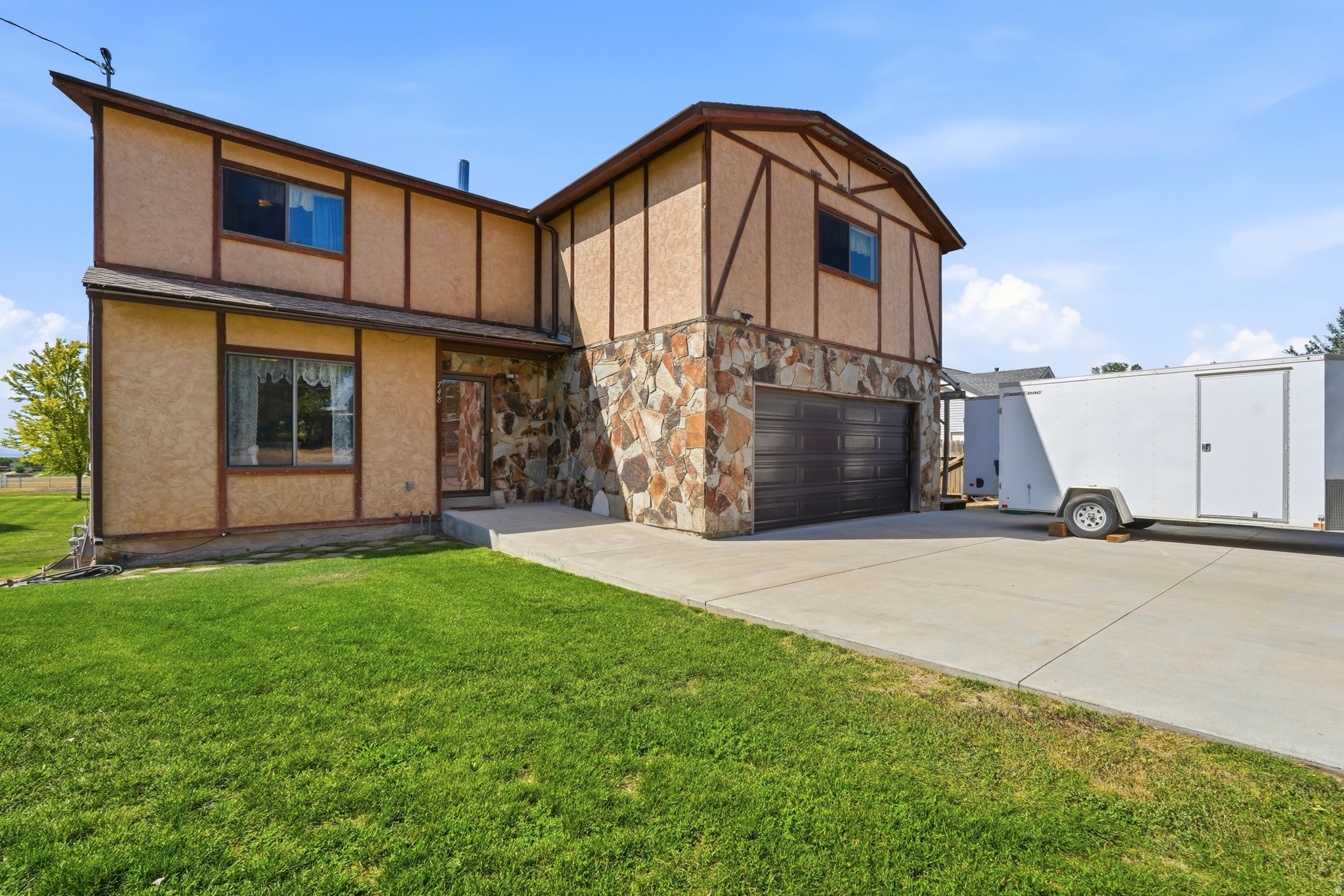 748 E ANTELOPE DR, Layton, UT 84041 — photo 1