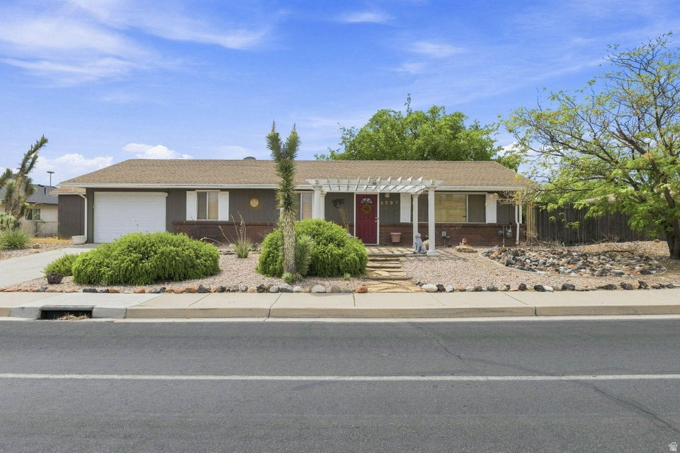 2597  CANYON VIEW DR, Santa Clara, UT 84765 — photo 1