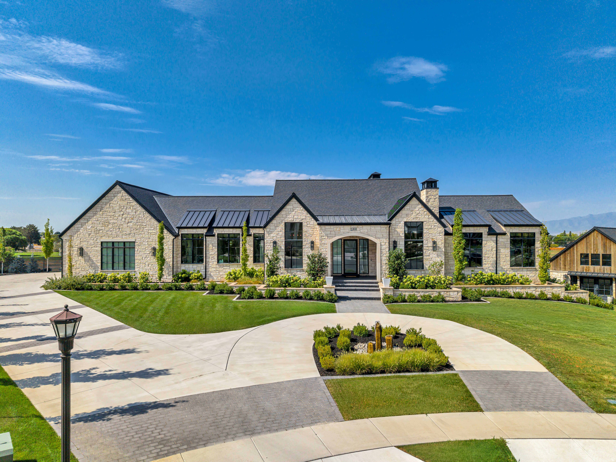 11303 N STONEY BROOK CT, Highland, UT 84003 — photo 1