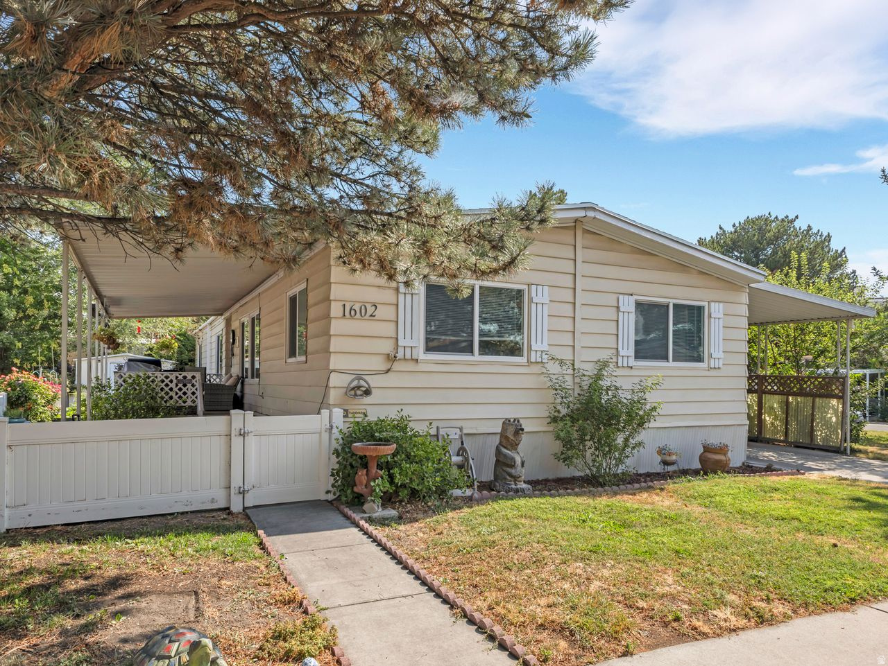1602  INDIAN SUMMER DR, Salt Lake City, UT 84116 — photo 1