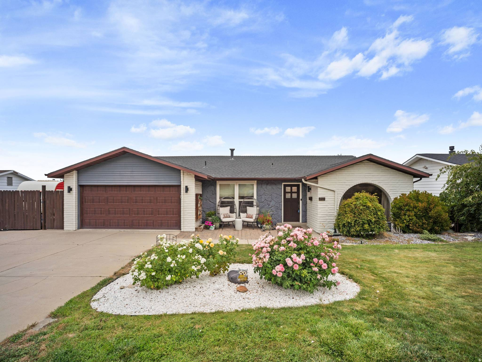 2415 E CAMPUS DR, Cottonwood Heights, UT 84121 — photo 1