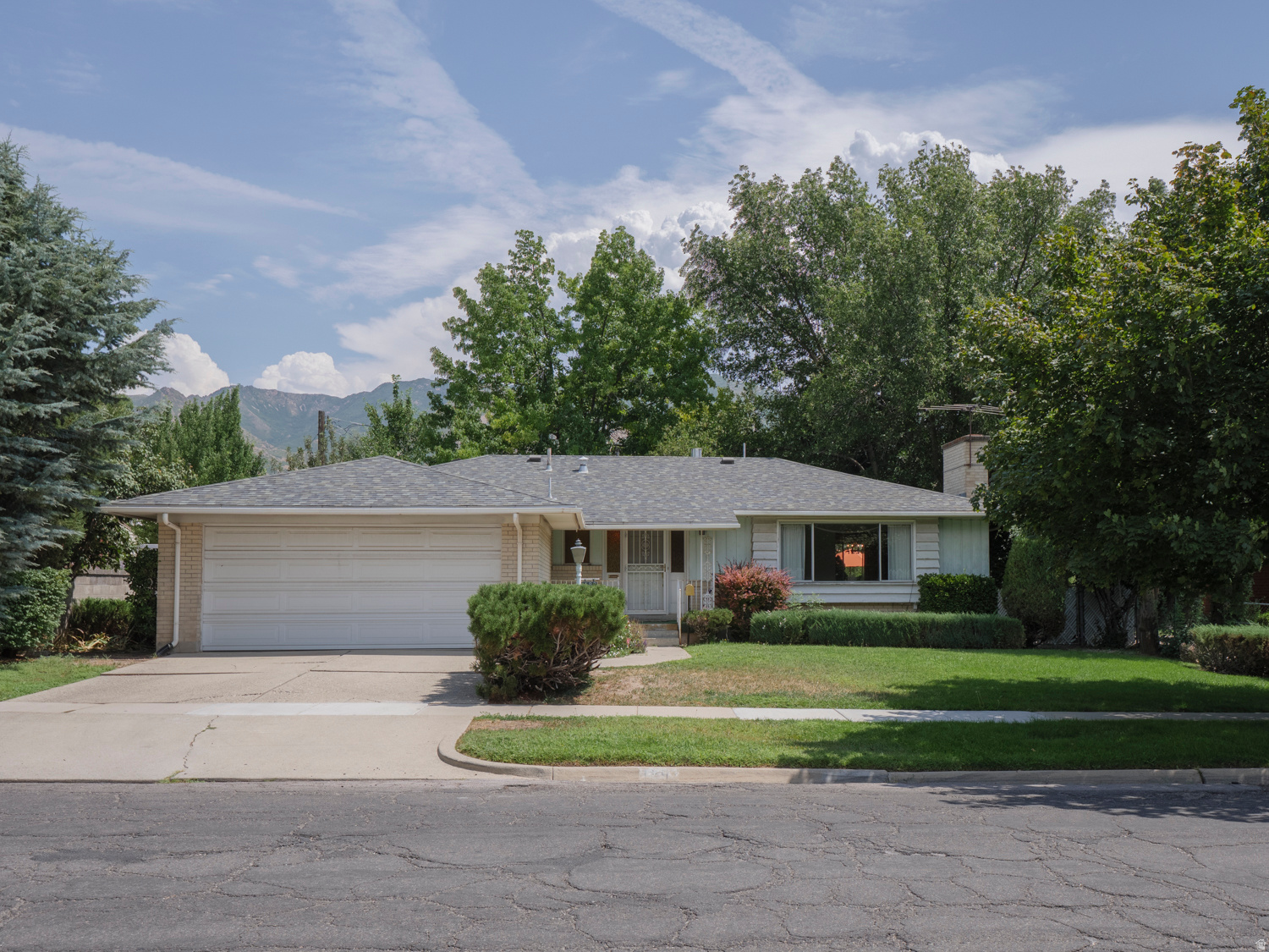 1597 S 1900 E, Salt Lake City, UT 84108 — photo 1