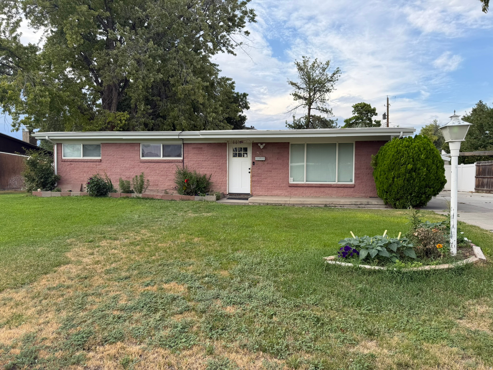 357 E 4090 S, Murray, UT 84107 — photo 1