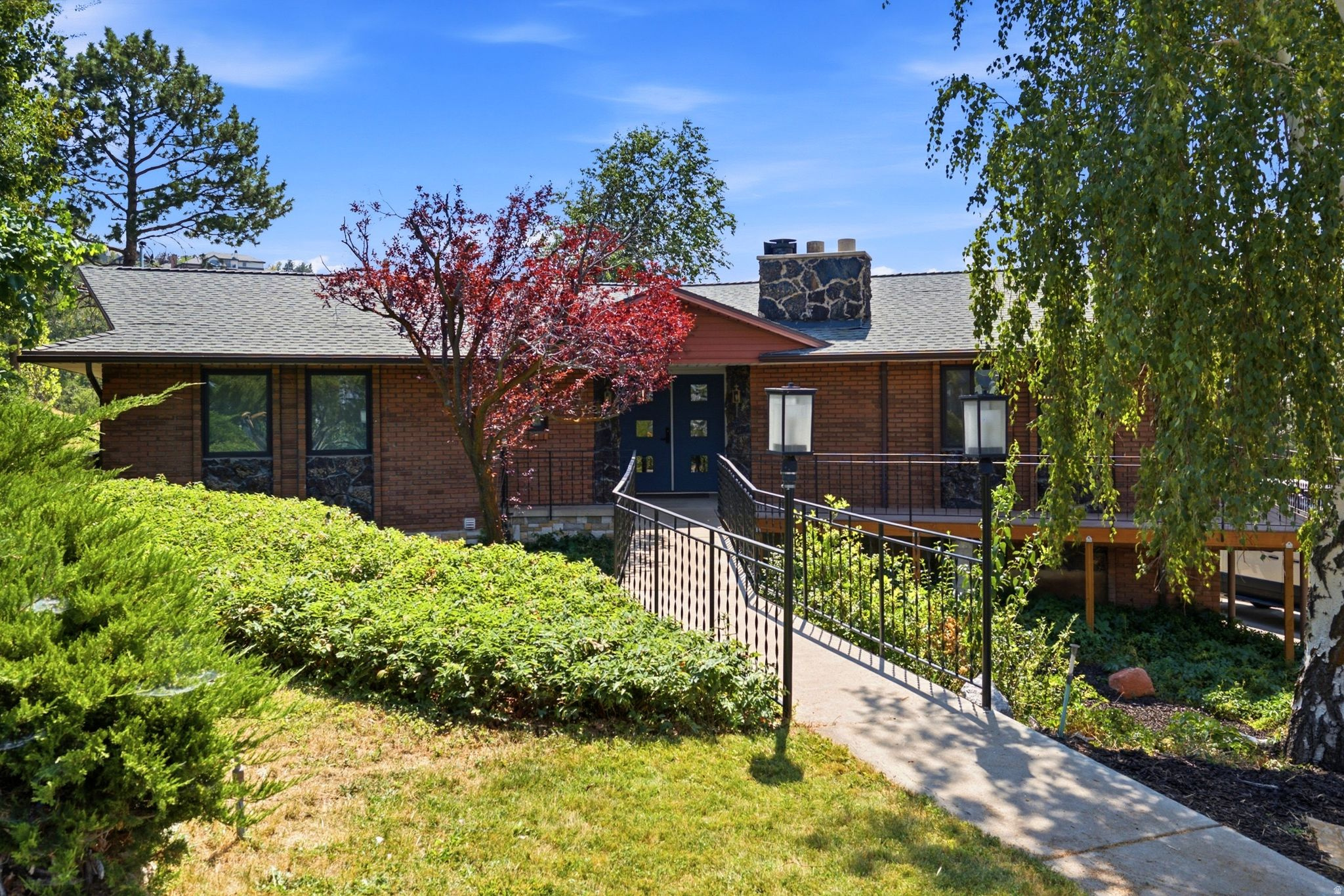 102 E OAKRIDGE DR, Bountiful, UT 84010 — photo 1