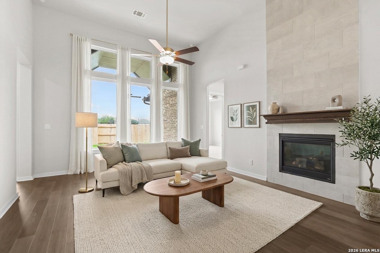 548 Paramus Park, , 78108 — photo 1