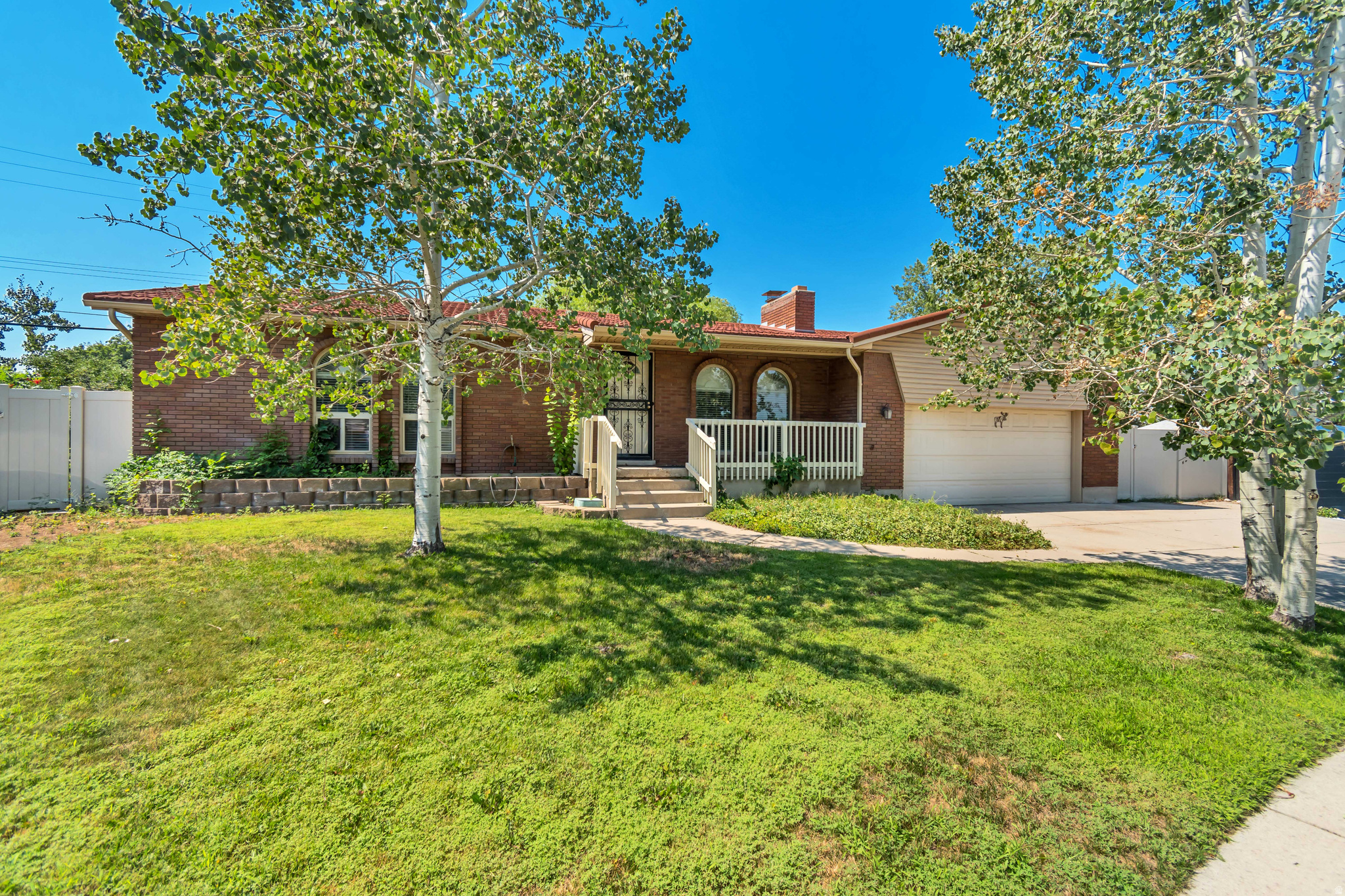 8384 S 1370 E, Sandy, UT 84093 — photo 1