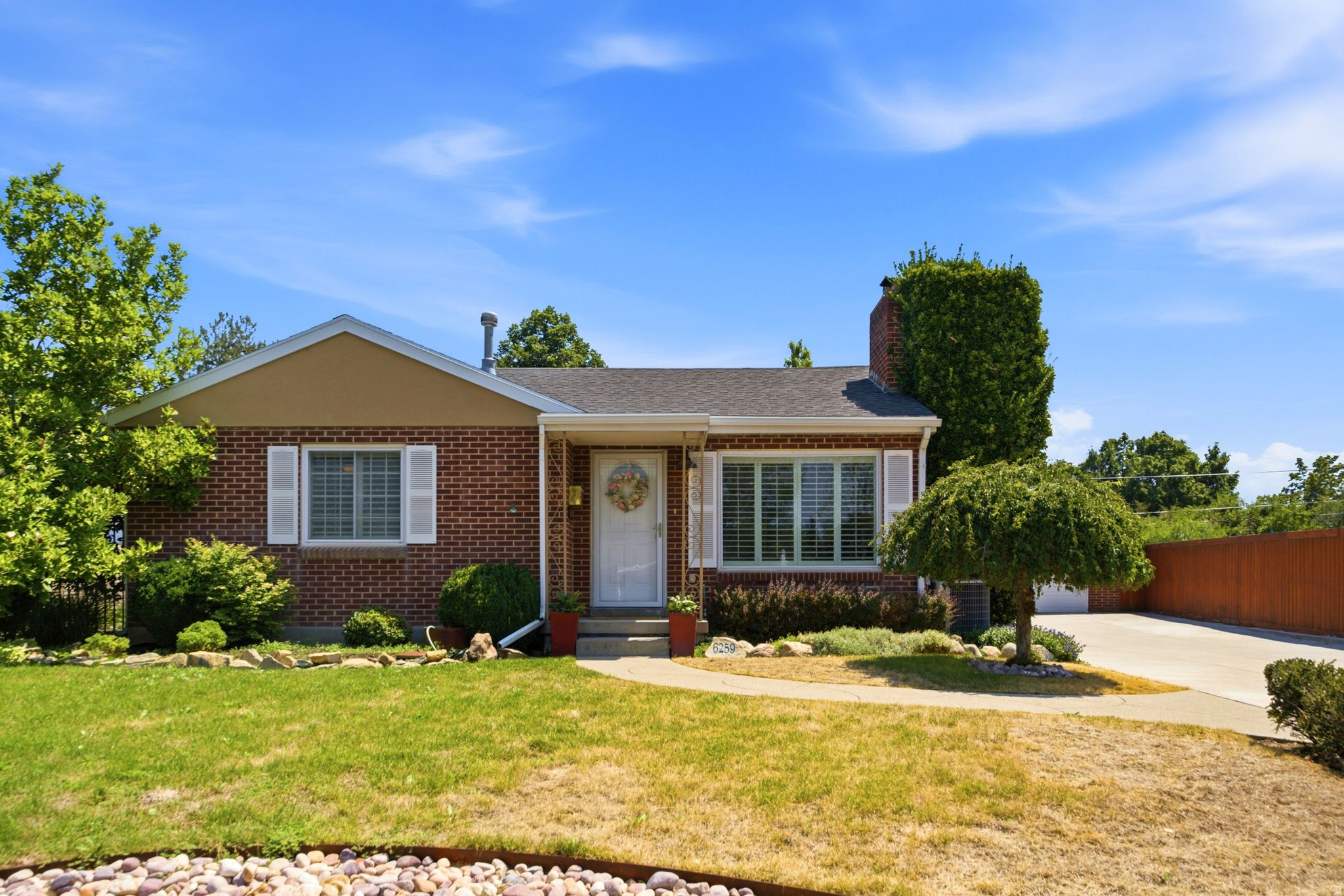 6259 S BOXWOOD RD, Holladay, UT 84121 — photo 1