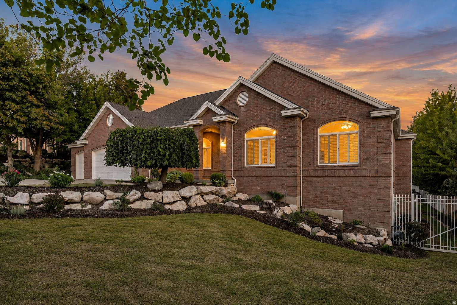 713  SPRINGWOOD DR, Farmington, UT 84025 — photo 1