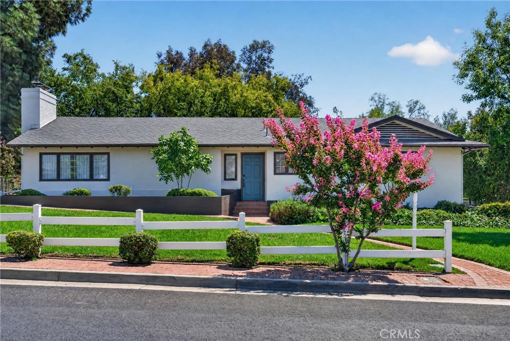 636 E Mariposa, Redlands, CA 92373 — photo 1
