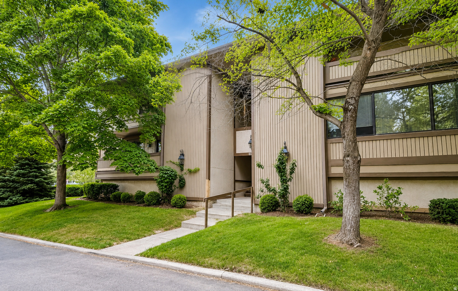 6907 S 745 E #G, Midvale, UT 84047 — photo 1