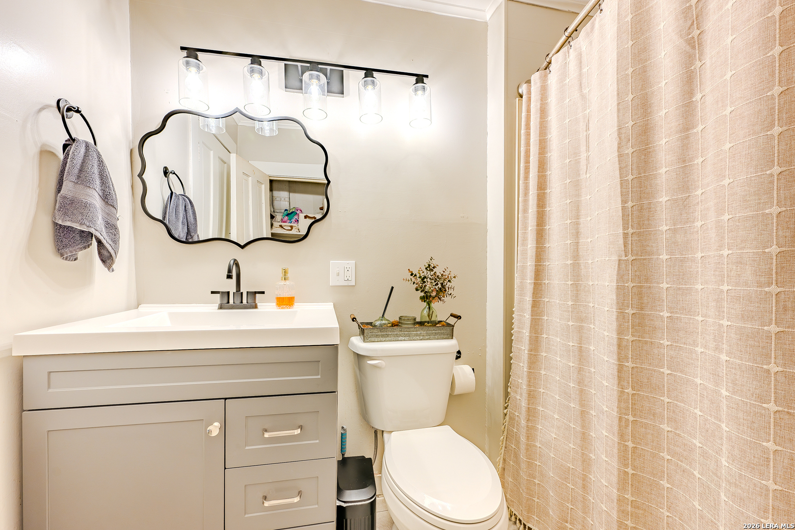348 MULBERRY ST, , 78801 — photo 1