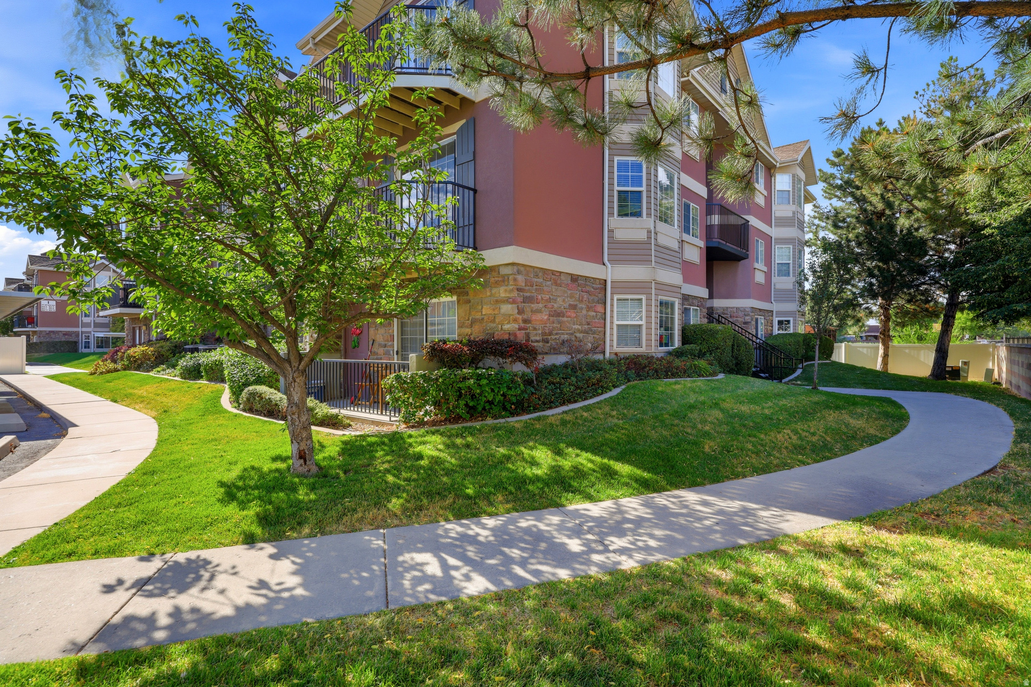 1641 W ALSACE WAY #H8, West Valley City, UT 84119 — photo 1