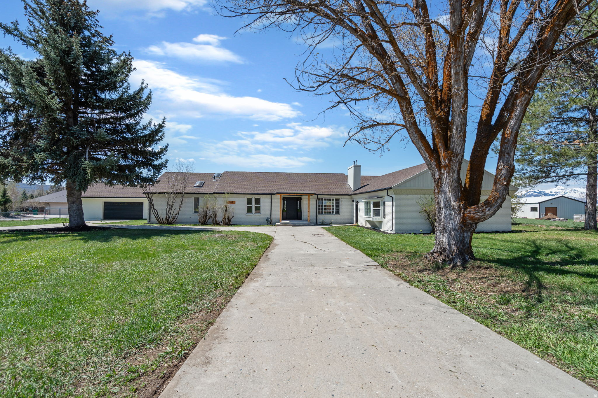 567 S 8850 E, Huntsville, UT 84317 — photo 1