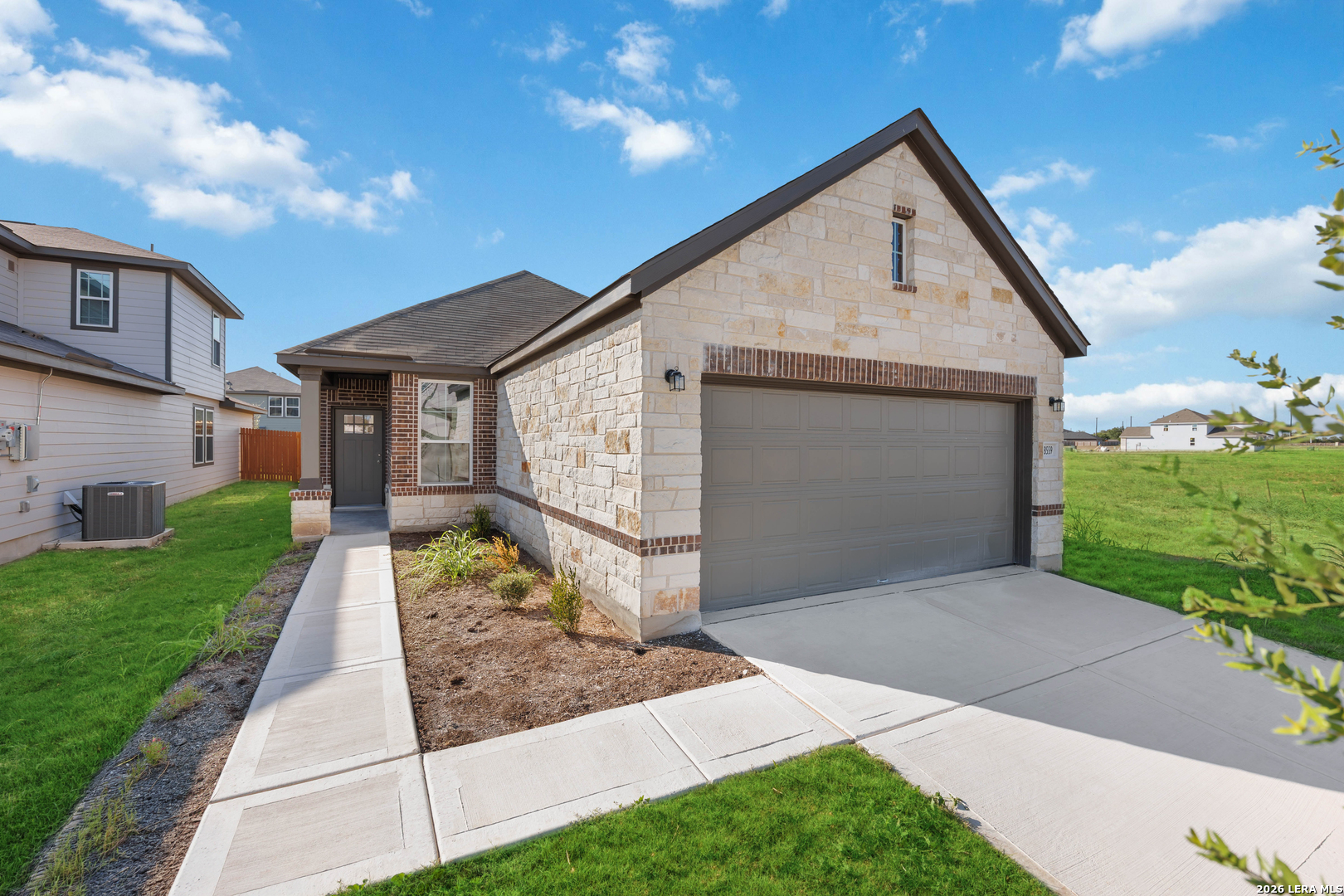 8559 Red Hawk Loop, , 78222 — photo 1