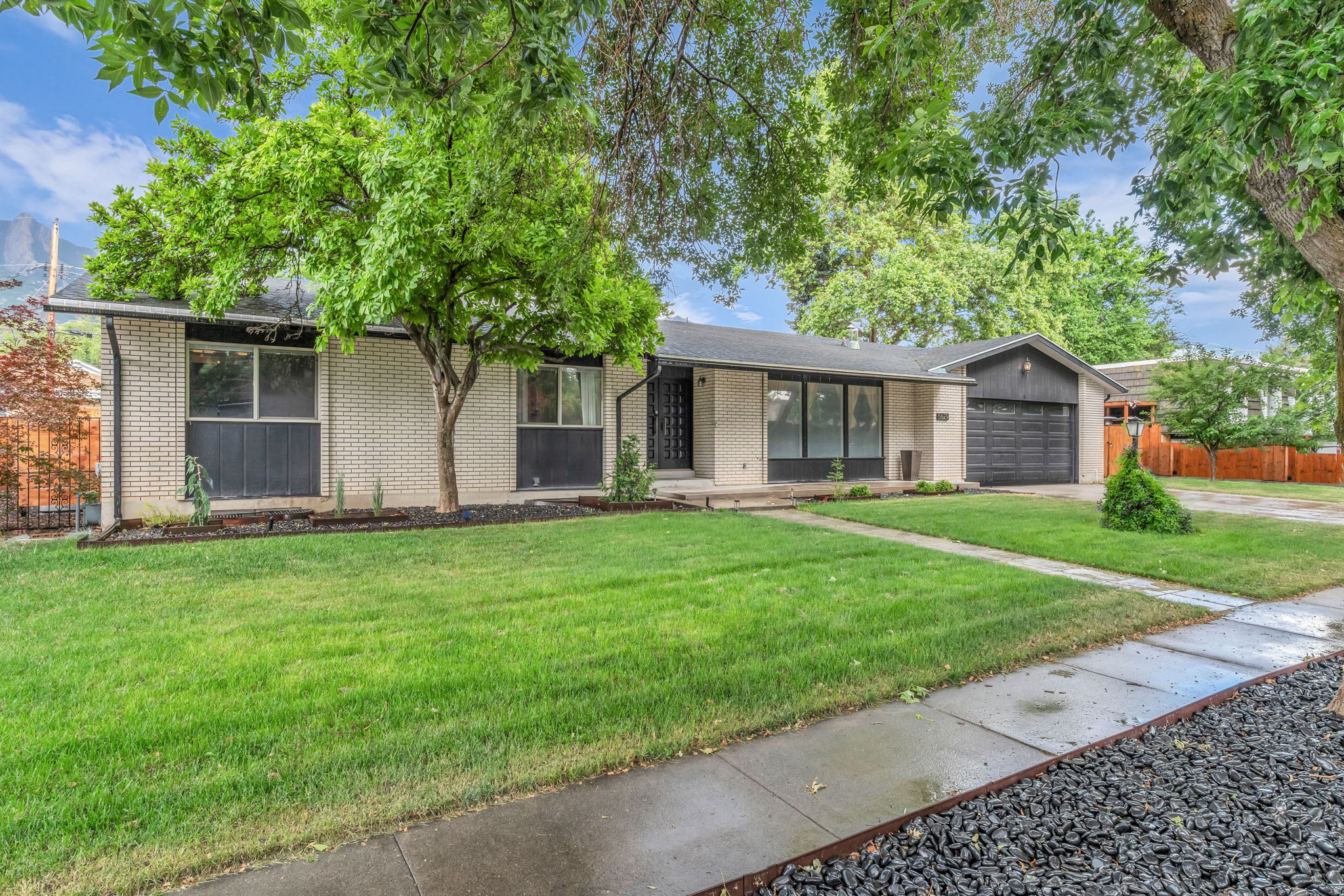 5629 S LAURELWOOD ST, Holladay, UT 84121 — photo 1