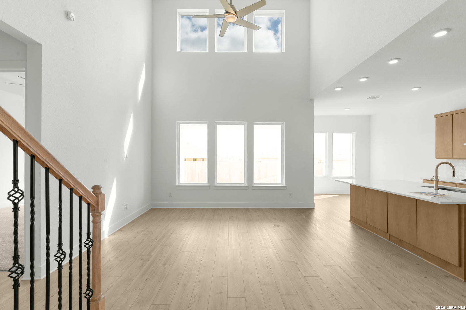 956 Nolte, , 78155 — photo 1