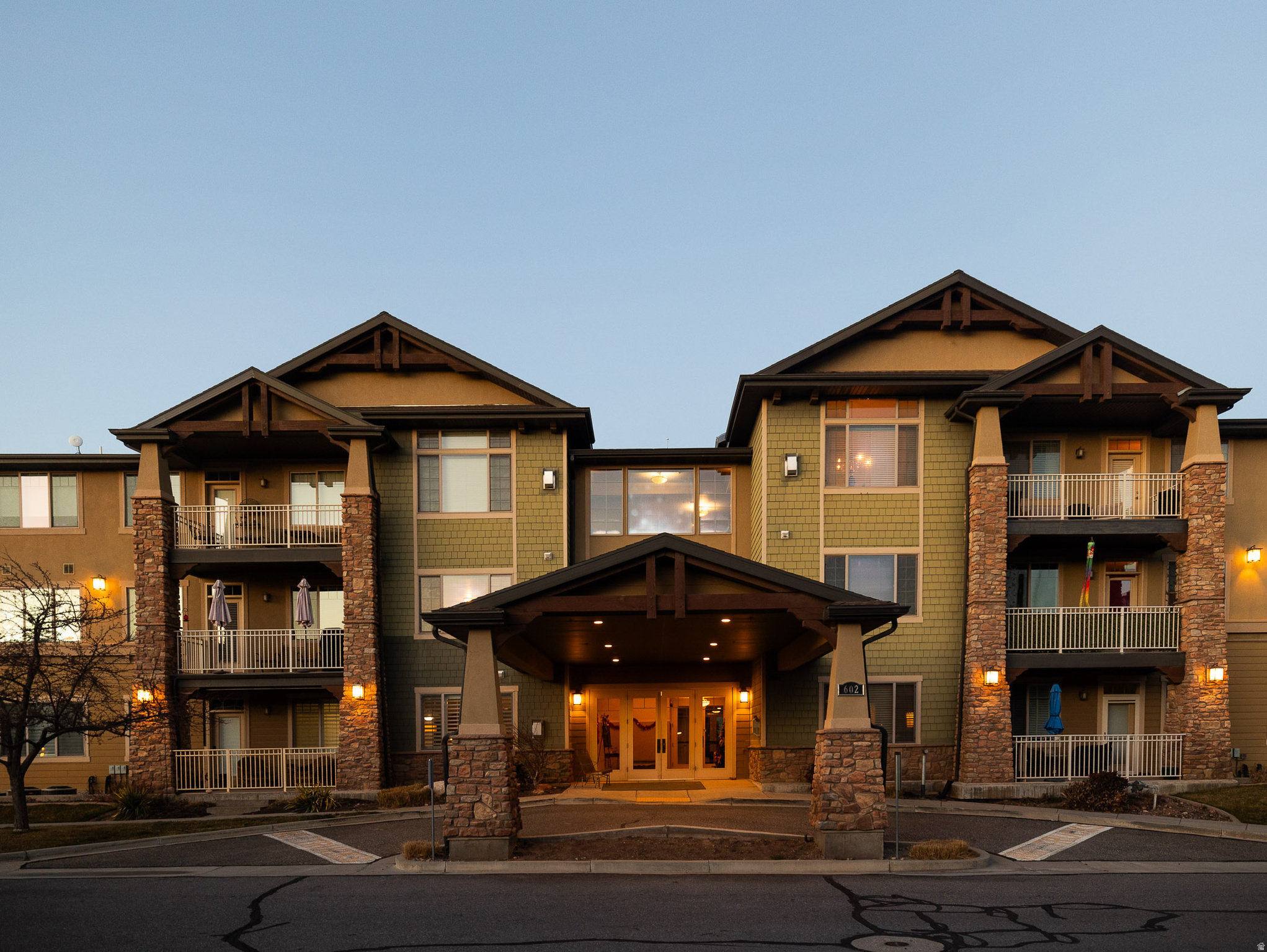 602 S EDGEWOOD DR #112, North Salt Lake, UT 84054 — photo 1