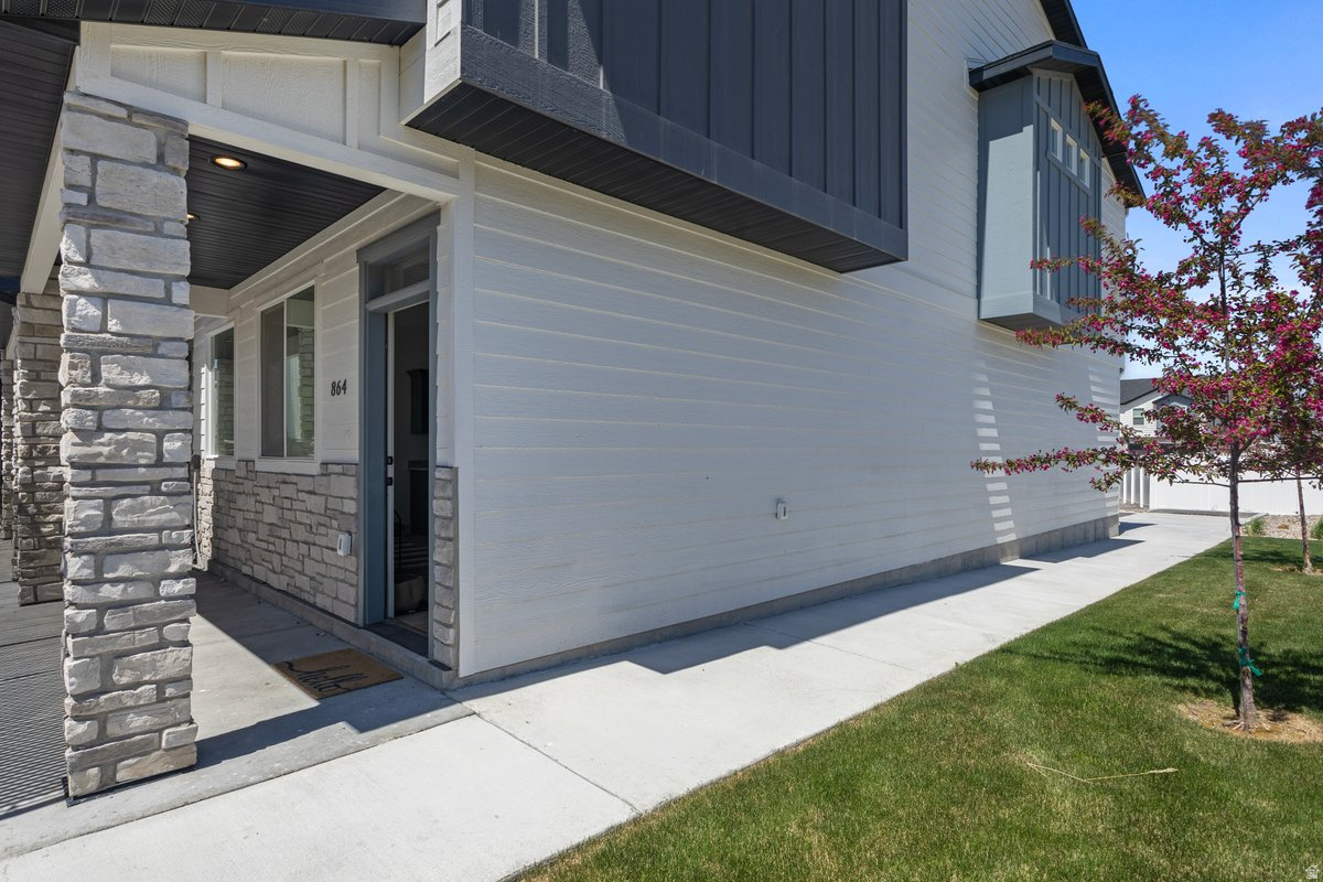 864 E 250 N, Hyrum, UT 84319 — photo 1