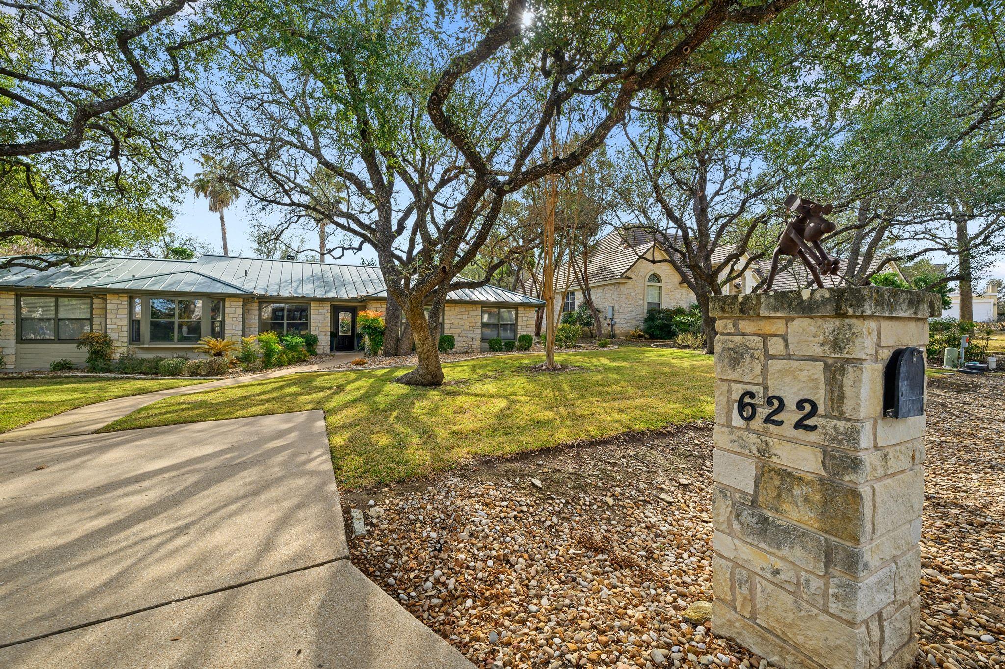 622 Robin Dale, Lakeway, TX 78734 — photo 1