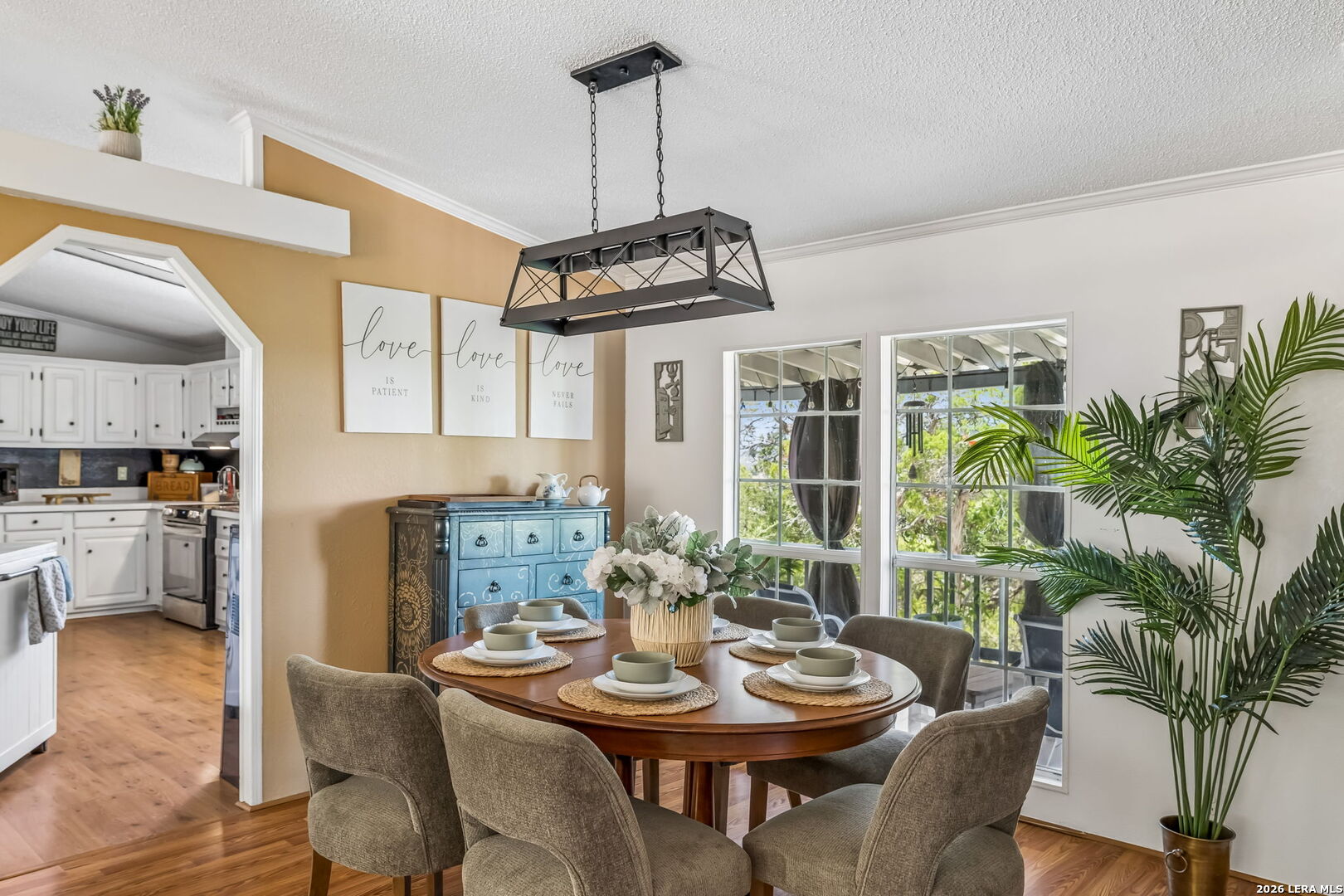 310 Sparkman Dr, , 78028 — photo 1