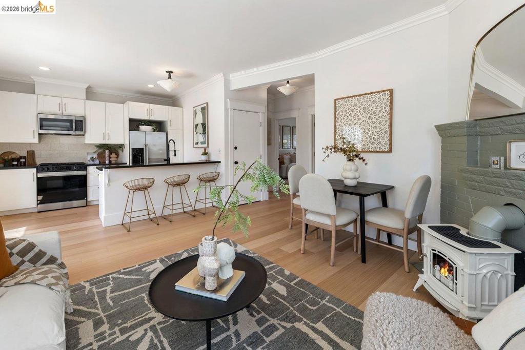 851 Arlington Ave, Oakland, CA 94608 — photo 1