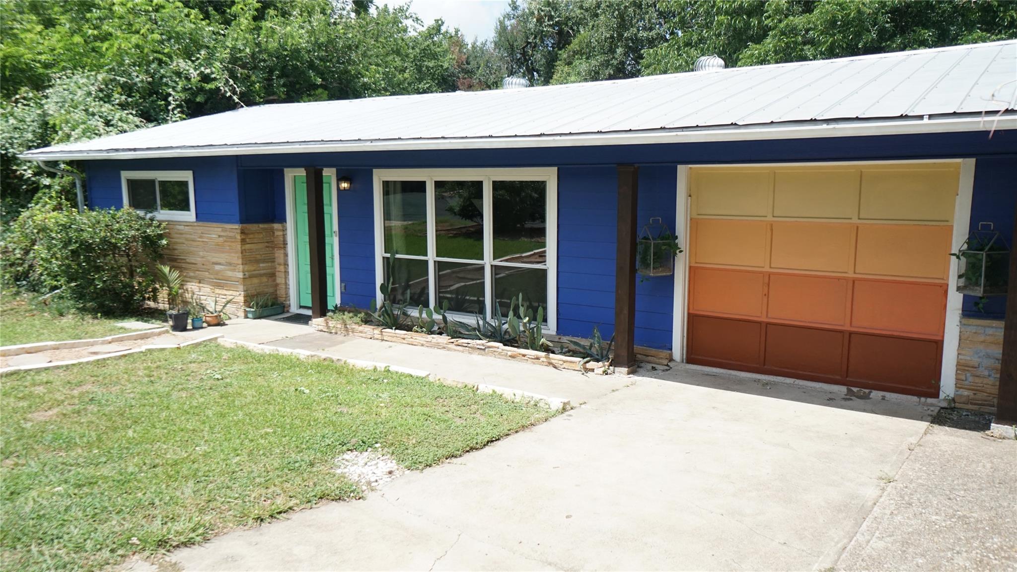 1808 Wildrose, Austin, TX 78721 — photo 1