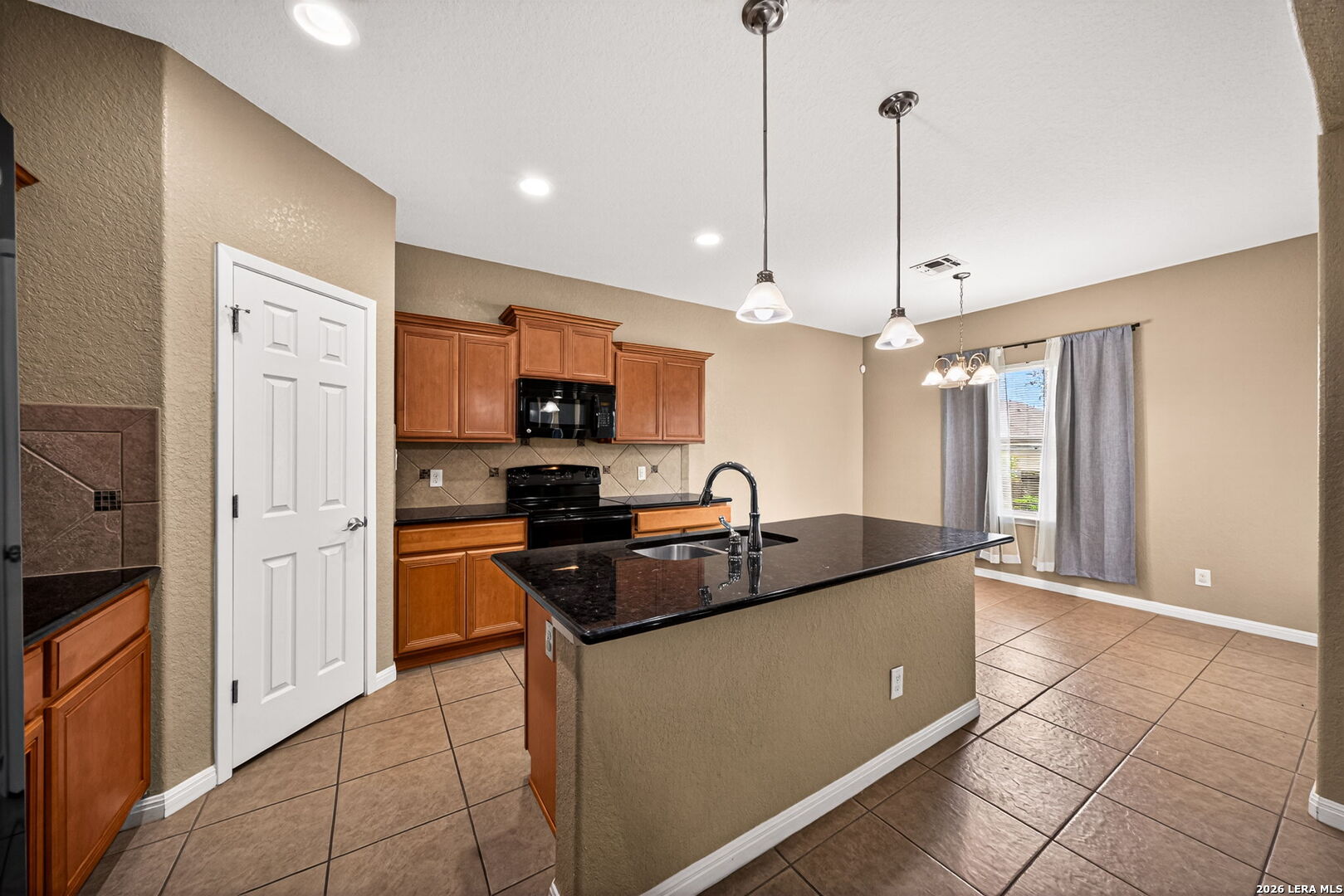204 VALLEY FRG, , 78064 — photo 1