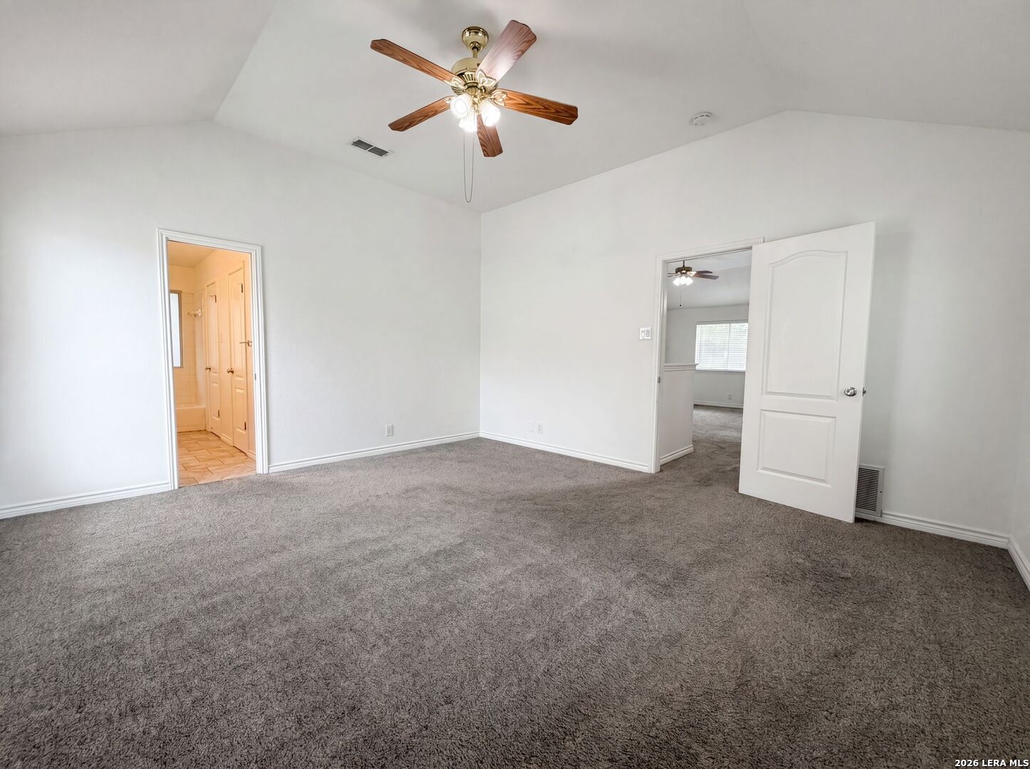 8423 BERRY KNOLL DR, ,  78148 — photo 1