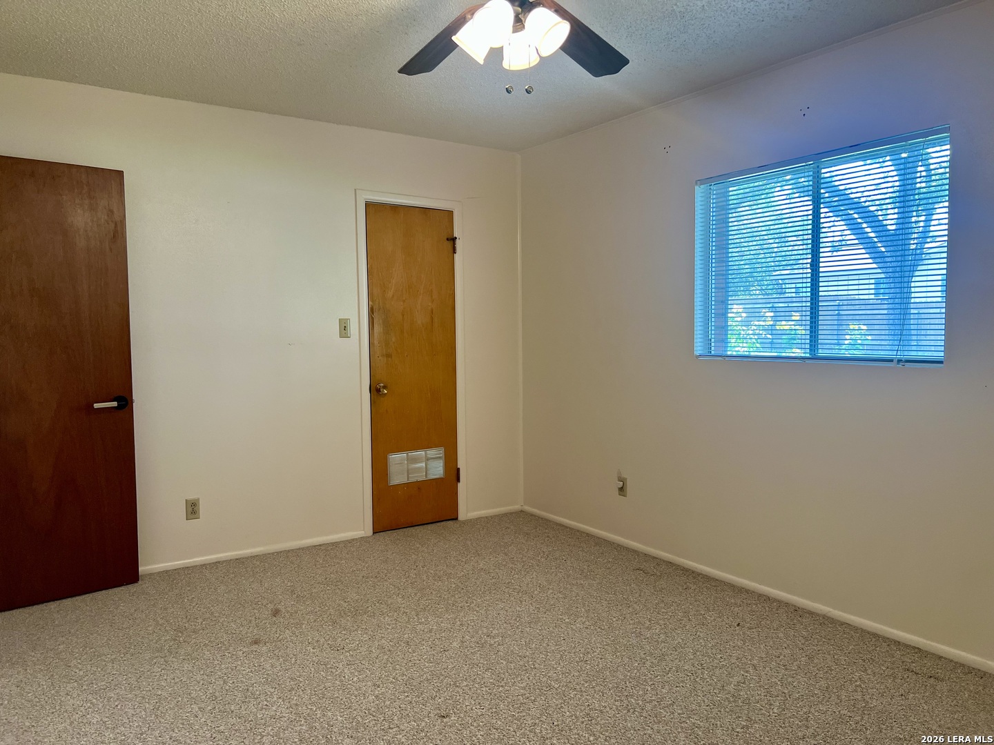 902 Oakridge Dr, , 78064 — photo 1