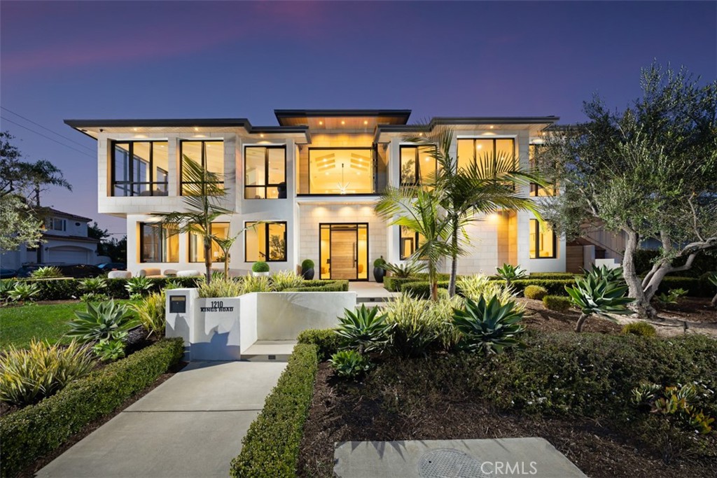 1210 Kings Rd, Newport Beach, CA 92663 — photo 1