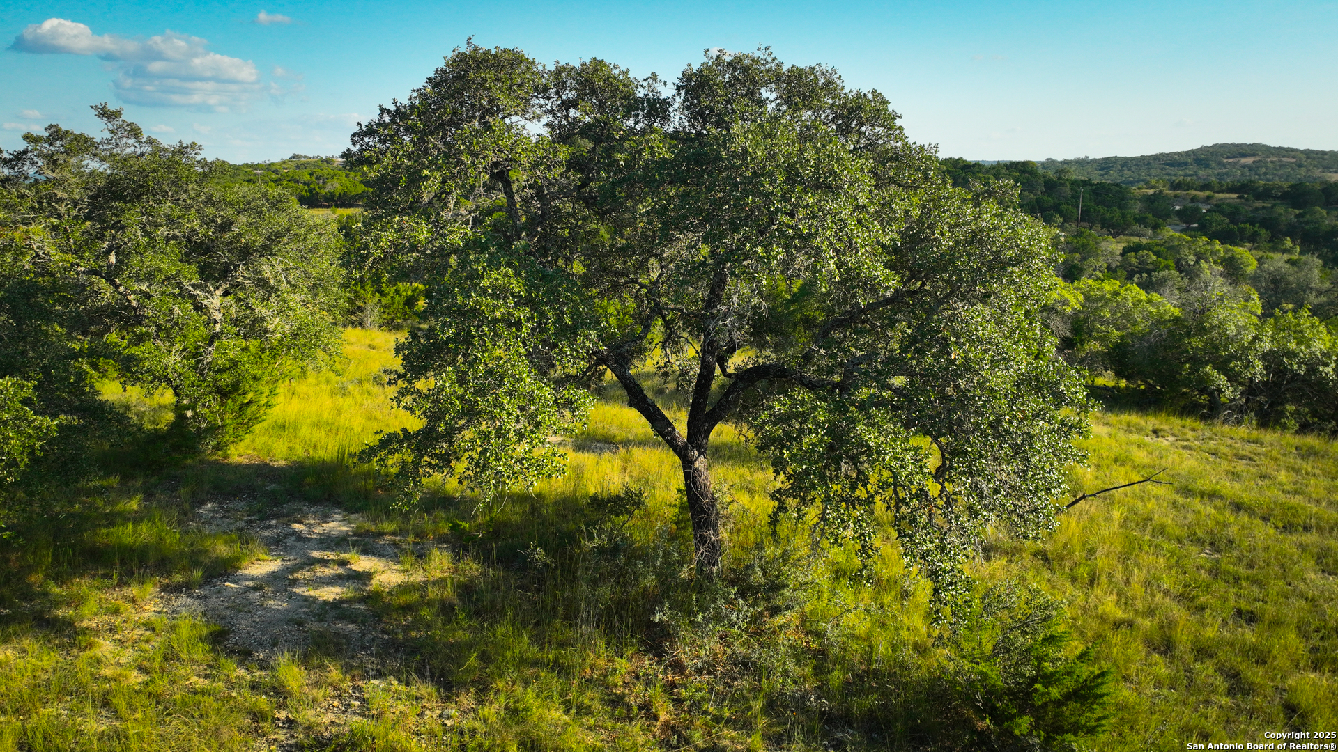 FAR HILLS RANCH Tract 4, , 78013 — photo 1