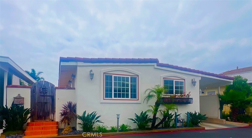 121 Yorktown, Newport Beach, CA 92660 — photo 1